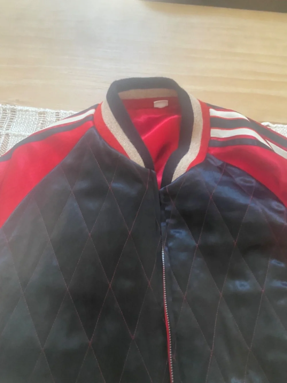 Never worn with tags dead stick Gucci 2 in one reversible jacket